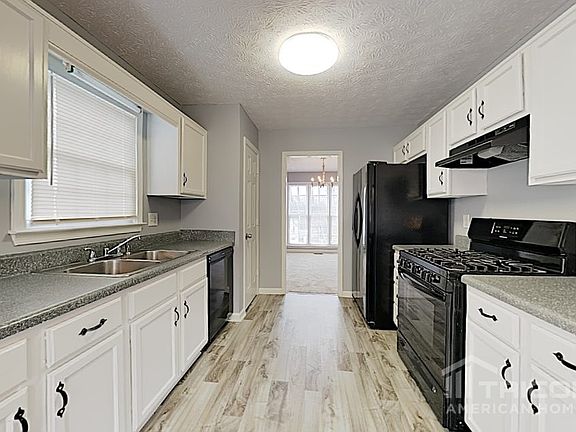 4th image of 144 Erika Ln