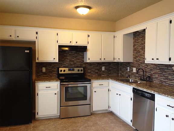 2nd image of 1325 Melinda Ln