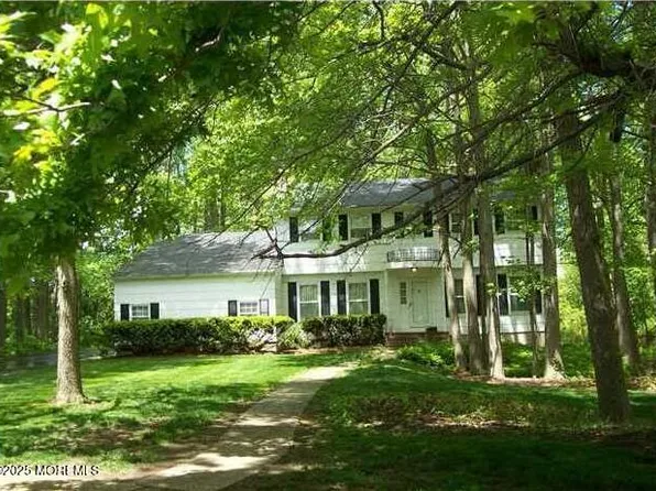 17 Emma Place, Eatontown, NJ 07724