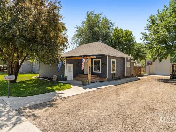 210 SW 4th St, Fruitland, ID 83619