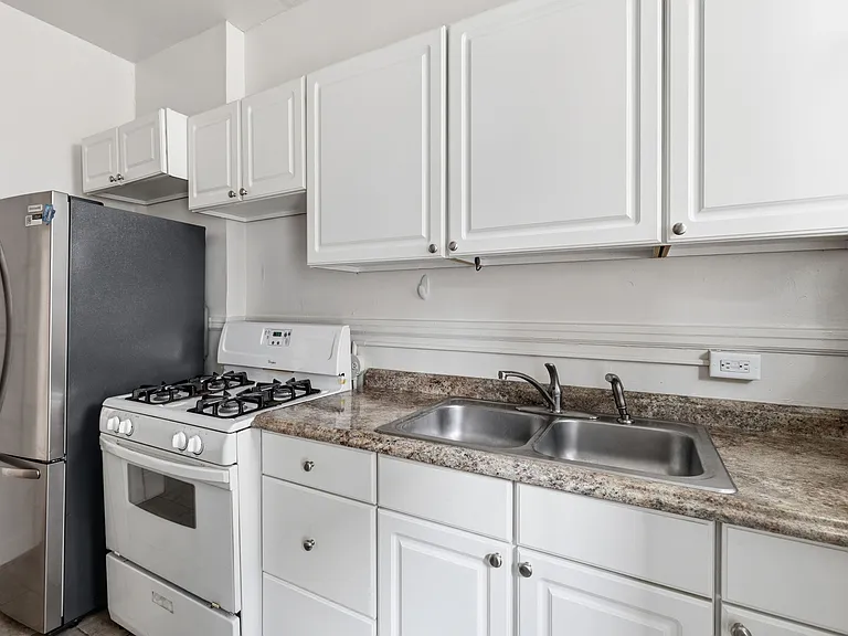 2425 W Main St — Photo 14