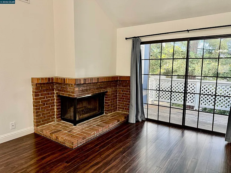 202 Kelley Ln — Photo 3