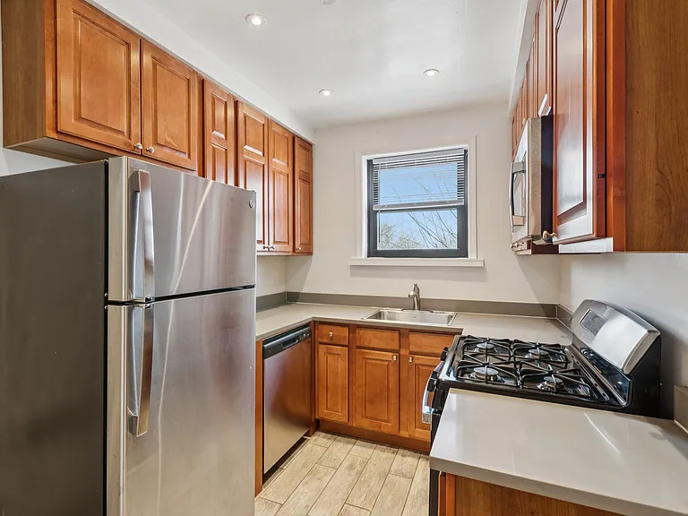 6200 N. Hoyne — Photo 15