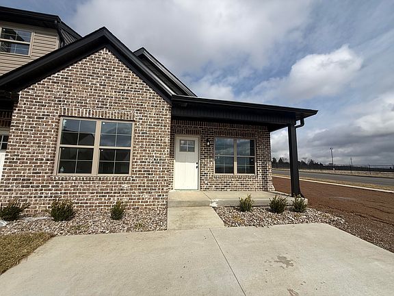 2nd image of 844-7 Ridgewood Dr