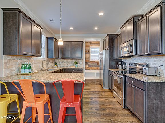 3rd image of 3021 Primrose Ln