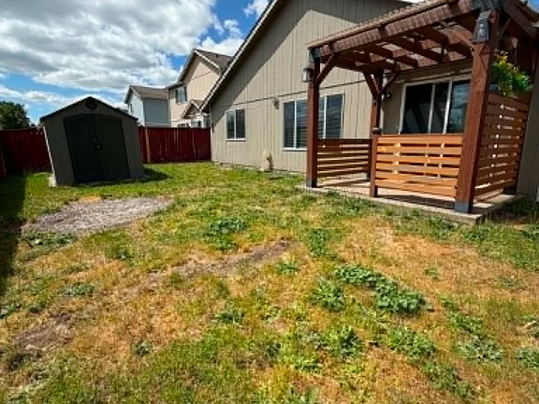 16651 Greenleaf Ave SE — Photo 17