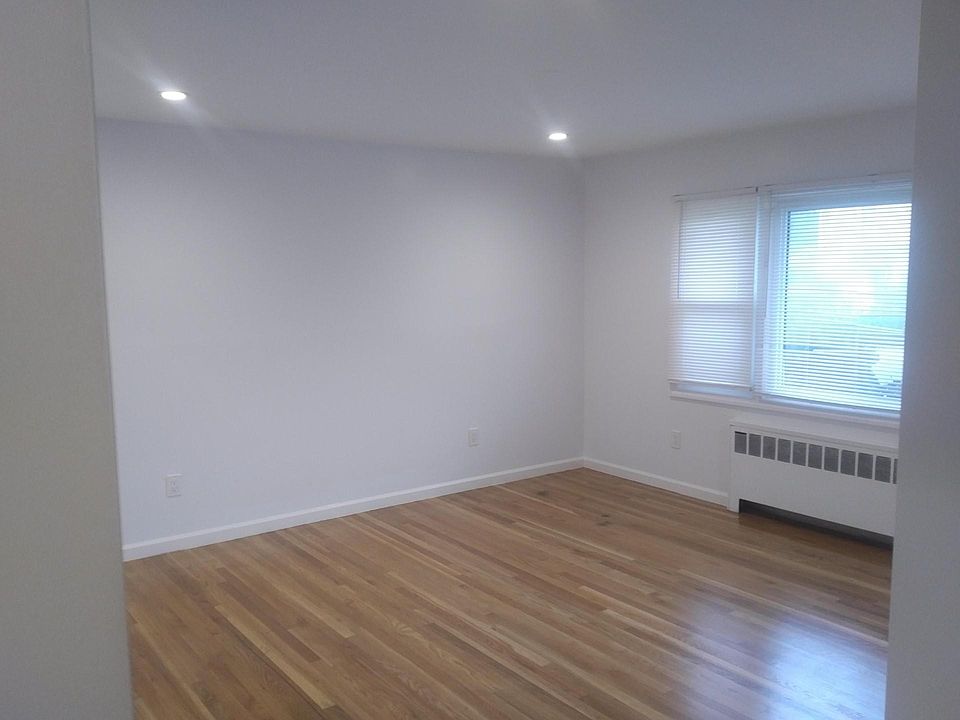 1st image of 433 Elm Pl