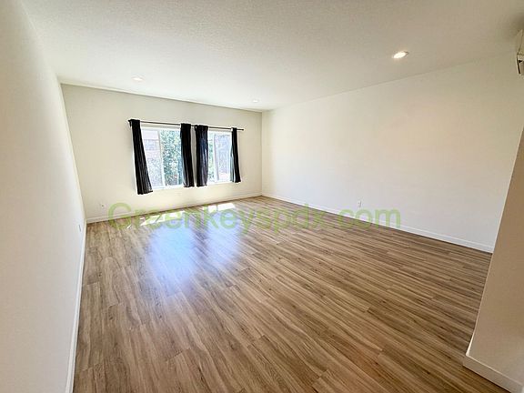 3rd image of 12117 SE Pardee St