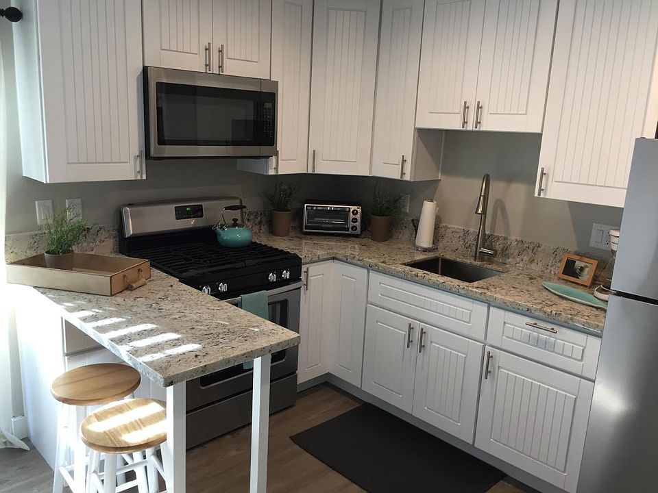 Full kitchen with gas stove