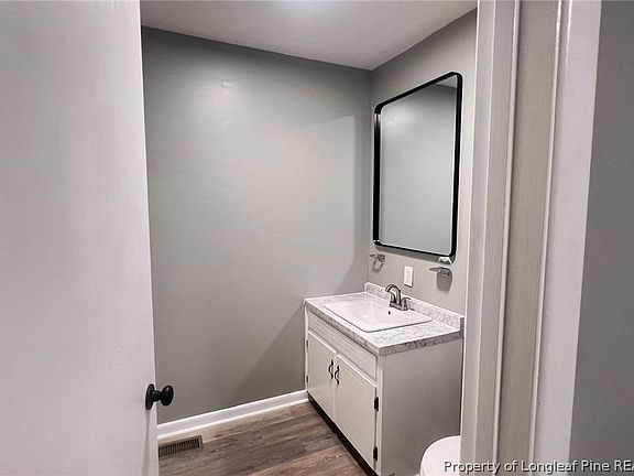 5th image of 303 Cemetery Rd