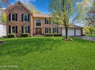 3305 Charlemagne Ln, Saint Charles, IL