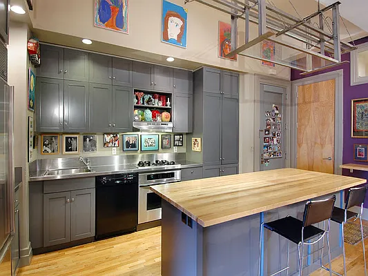 Sold by Sotheby's International Realty | media 6