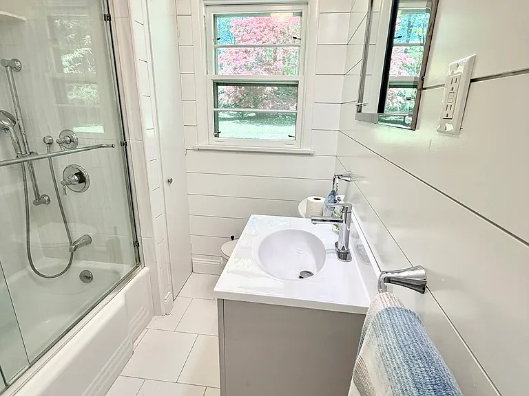 137 Florida Hill Rd — Photo 31