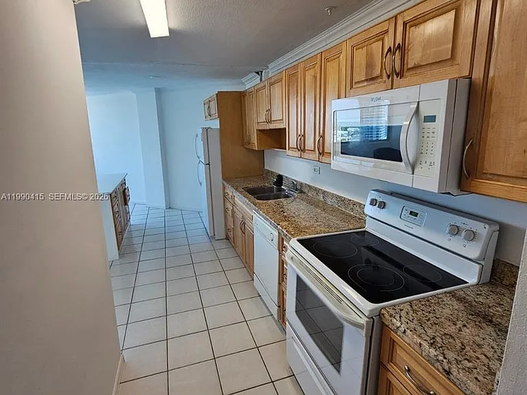 7135 Collins Ave #1821 — Photo 8