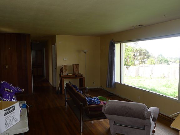 4th image of 2547 Donna Dr
