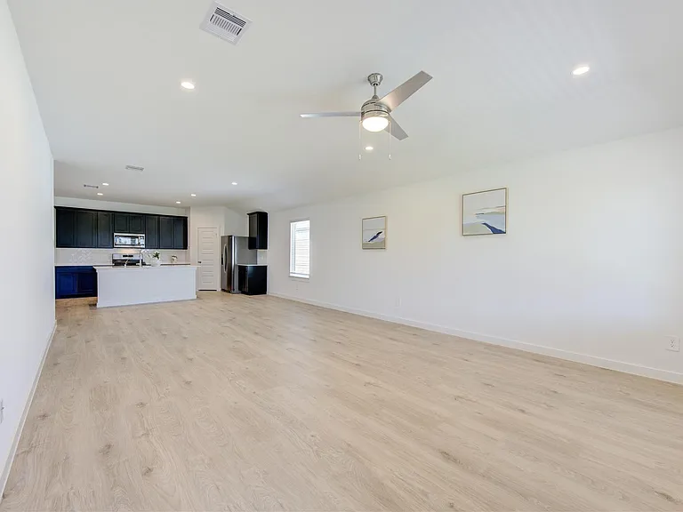 8038 Tropea Dr — Photo 25