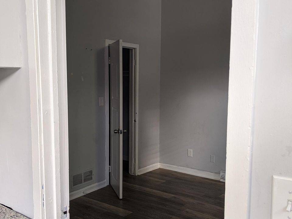 2nd image of 442 N 5th St #1
