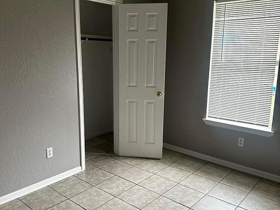 5th image of 5307 Morning Glen Ln APT A