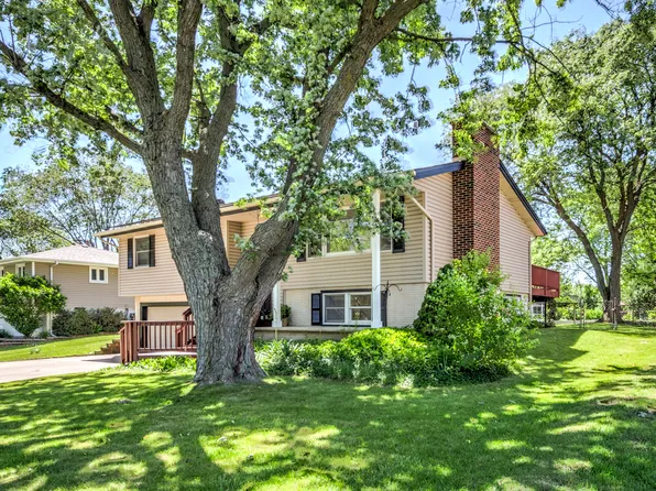 1817 Hartmann Dr, Schaumburg, IL 60193