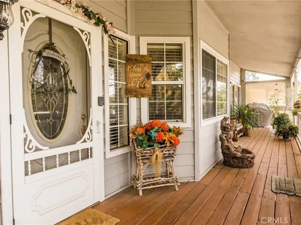 2725 Valkyrie Dr, Running Springs, CA 92382