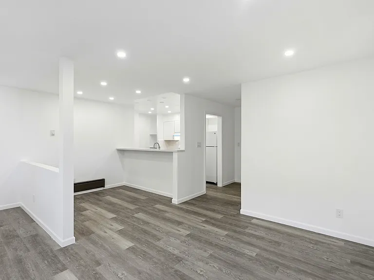 444 Merritt Ave #202 — Photo 1