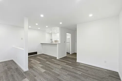 444 Merritt Ave #202 Photo 1