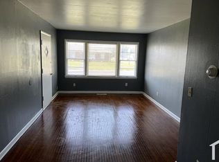 6443 E Castle Dr, Wichita, KS 67207