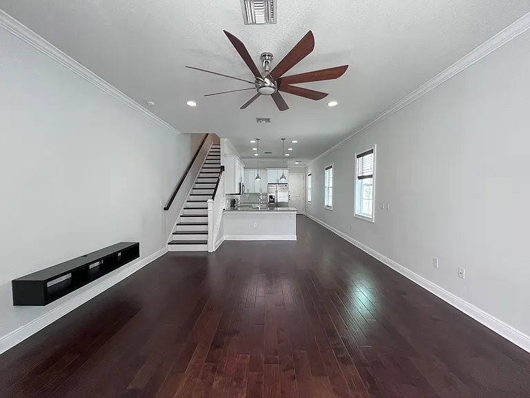 4250 W Carmen St — Photo 4