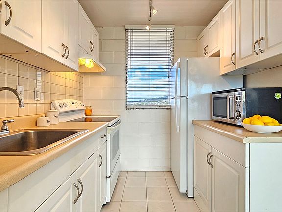 2nd image of 1025 Kalo Pl APT 1004