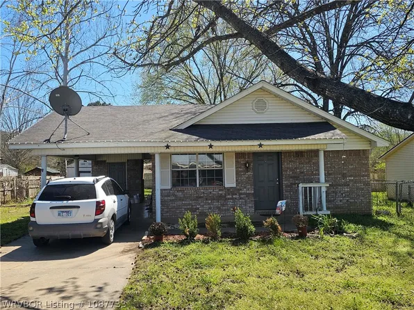 800 E Wahl St, Paris, AR 72855