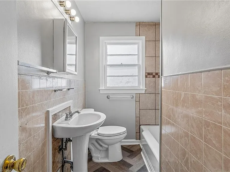 720 S Elam Ave — Photo 11