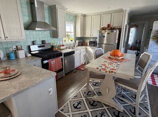 33 Castle Dr, Marblehead, OH 43440