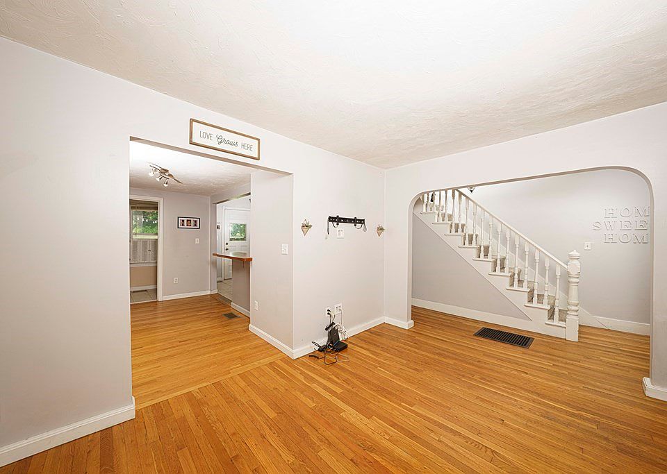 153 S Main St Uxbridge, MA, 01569 Apartments for Rent Zillow