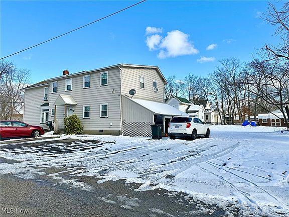 5th image of 1132 Woodland St NE