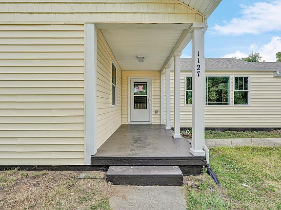 2nd image of 1127 Highland Rd