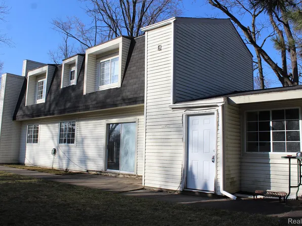 1039 Monica Pl, Waterford, MI 48327