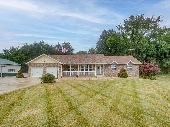 3rd image of 6932 Saint James Dr