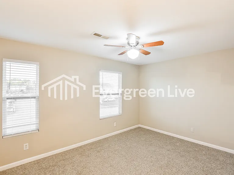 122 Cloverbrook Dr — Photo 11