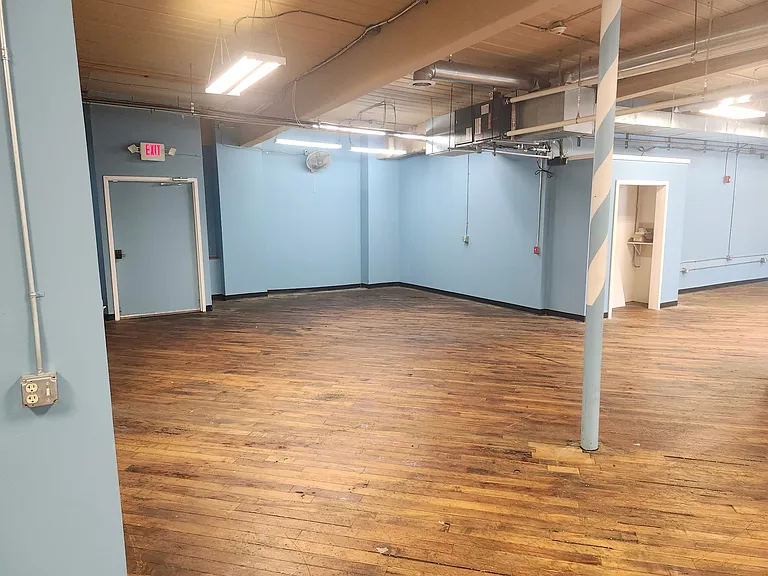 1548 Burden Lake Rd #4 — Photo 12