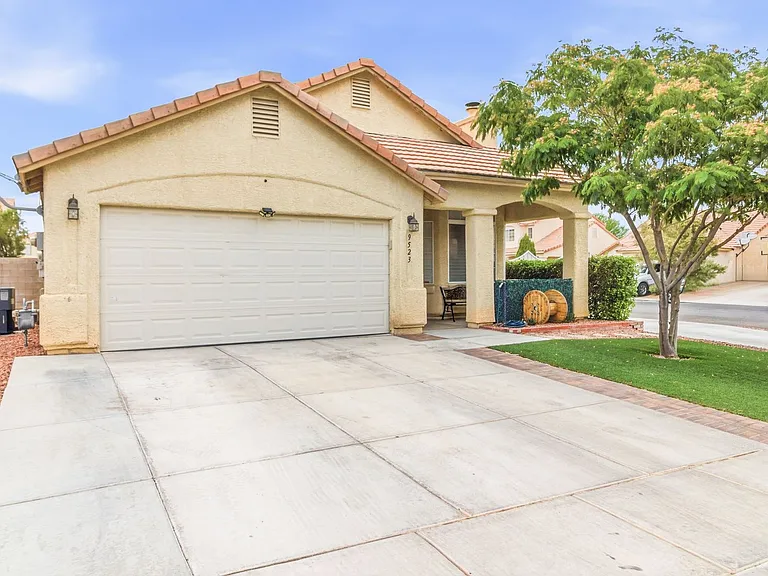 9523 Observer St — Photo 4