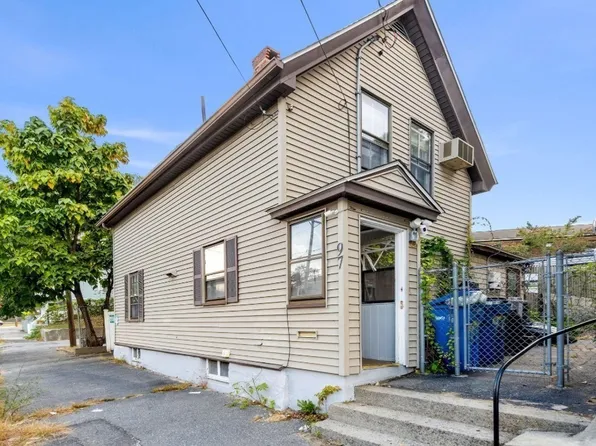 97 Hancock St, Lawrence, MA 01841