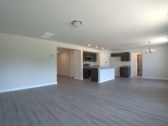 5th image of 2195 Highway 66