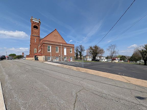 4th image of 1018 Rivermont Ave