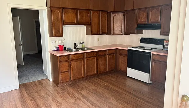 560 Walnut St — Photo 14