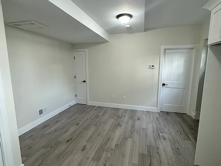 3721 Amboy Rd #1 — Photo 5