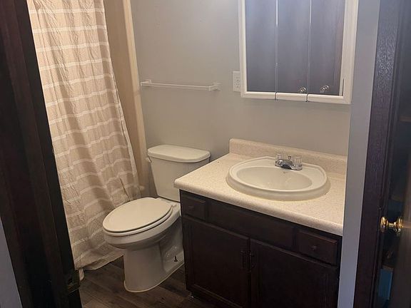 4th image of 208-210 519th St NE #210-2