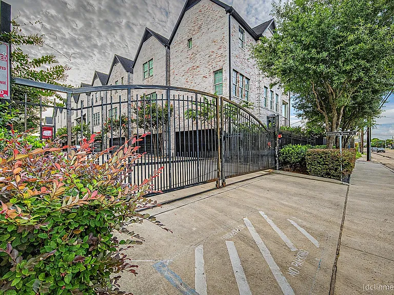 4009 University Grove St — Photo 4