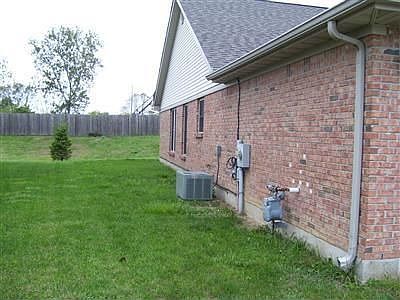2nd image of 119 Brooke Woode Dr