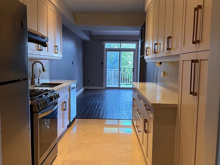 45 Cameo Dr — Photo 5