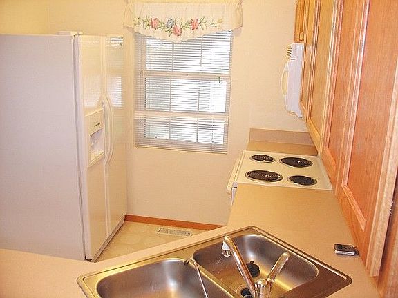 5th image of 3955 Olympic Blvd APT 16